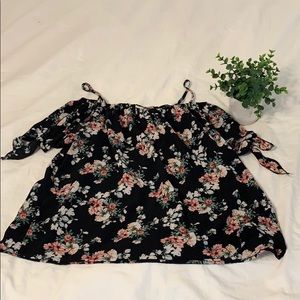 💕2/15💕Floral Elegant Shirt